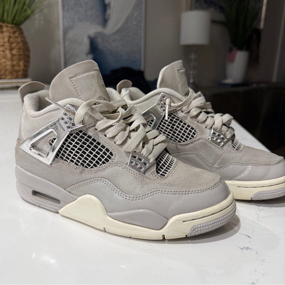 Jordan 4 Retro Frozen Moments Women’s Shoes